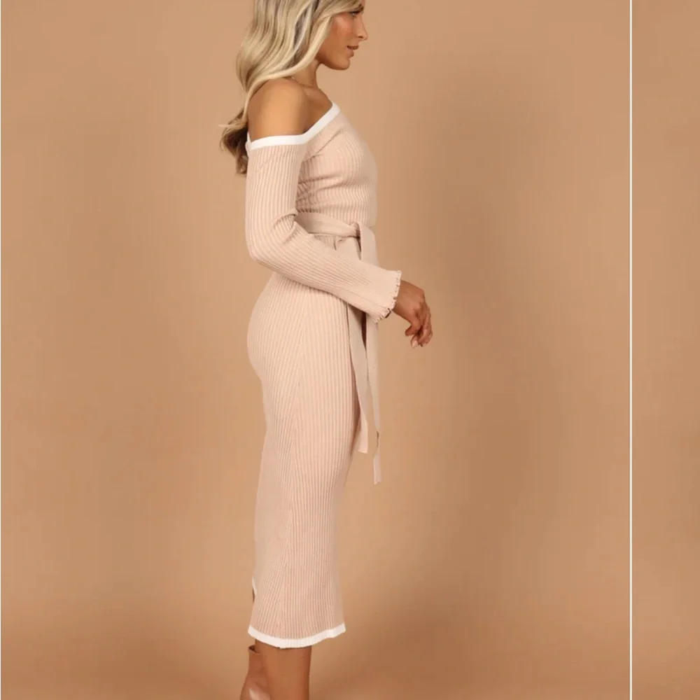 Petal and Pup long sleeved off the shoulder knit dress - Picture 5 of 6